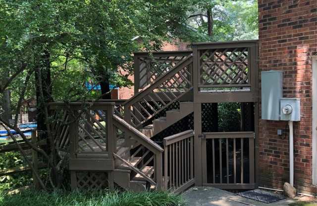 823 Tadlock Place Gallery 4