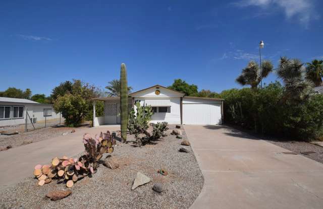 Prime Mesa location, 3 bed 2 bath home. - 9340 East Edgewood Avenue, Maricopa County, AZ 85208