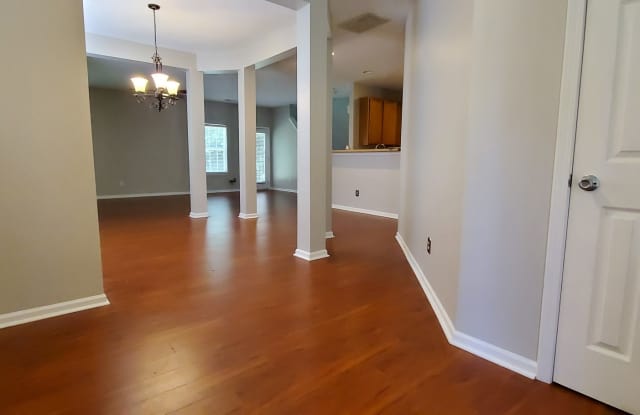 3 Bedroom Home in North Charlotte Gallery 4