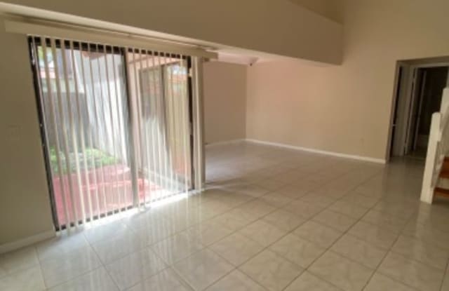 13244 sw 111 terrace - 13244 Southwest 111th Terrace, The Crossings, FL 33186