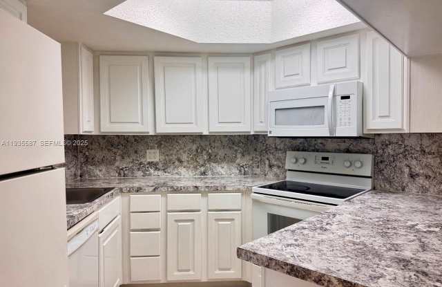 8245 Lake Dr photos photos