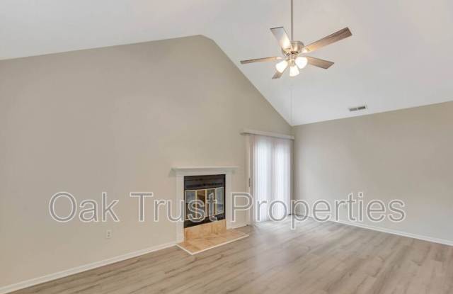 1755 River Front Drive Gallery 3