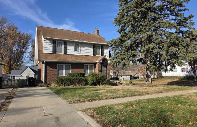 3135 Grandview Blvd - 3135 Grandview Boulevard, Sioux City, IA 51104