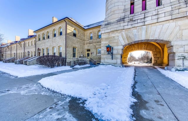 210 Leonard Wood S - 210 Leonard Wood South, Highland Park, IL 60035
