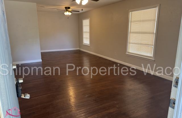 3917 Maple Avenue Gallery 4