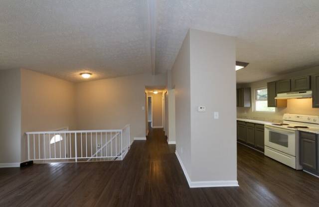 10301 Starhaven Court Gallery 2