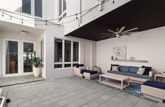 6306 Northwest 104th Path - 6306 Northwest 104th Path, Doral, FL 33178