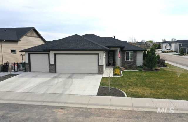 Must See Kuna Home in Mineral Springs Subdivision _ 3 Car Garage!! - 1073 West Smoky Quartz Street, Kuna, ID 83634 Must See Kuna Home in Mineral Springs Subdivision _ 3 Car Garage!! - 1073 West Smoky Quartz Street, Kuna, ID 83634