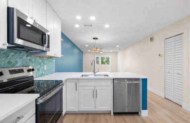 256 Lake Meryl Drive photos photos