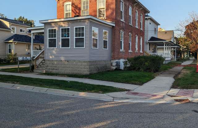 927 Ontario Street - 2 - 927 Ontario Street, Port Huron, MI 48060