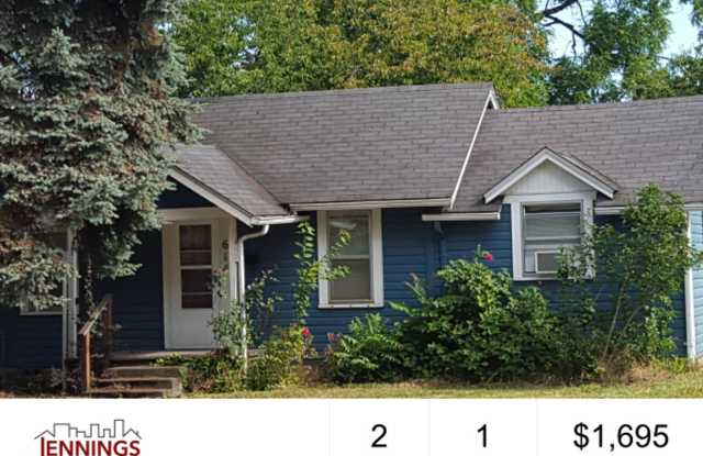 Cute Home With Large Yard photos photos