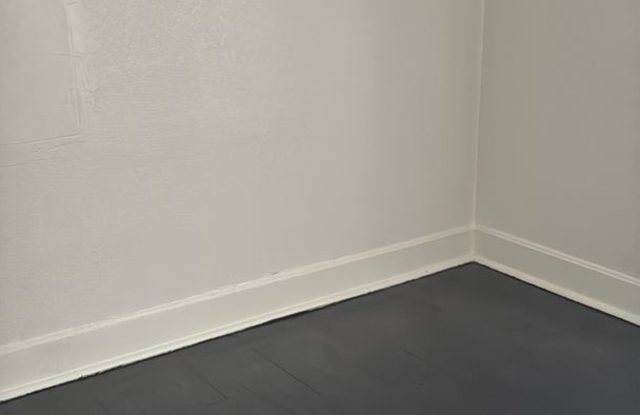 Just Listed! Gallery 4