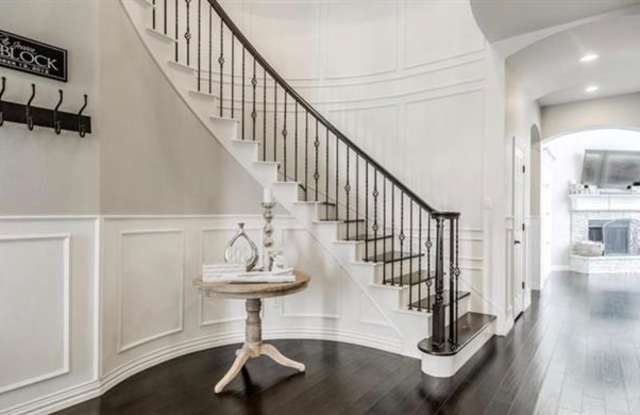 2750 Greenway Drive Gallery 2