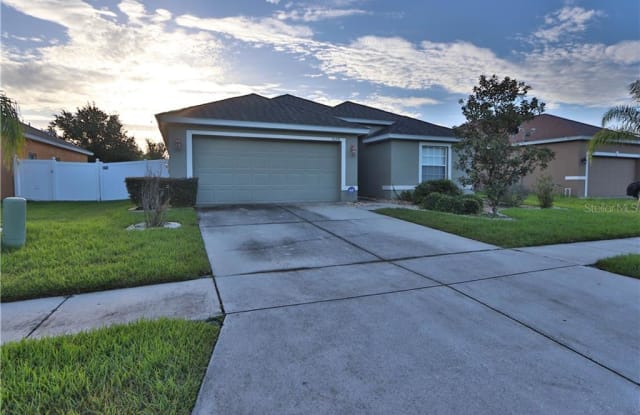 5628 WHITE TRILLIUM LOOP - 5628 White Trillium Loop, Land O' Lakes, FL 34639