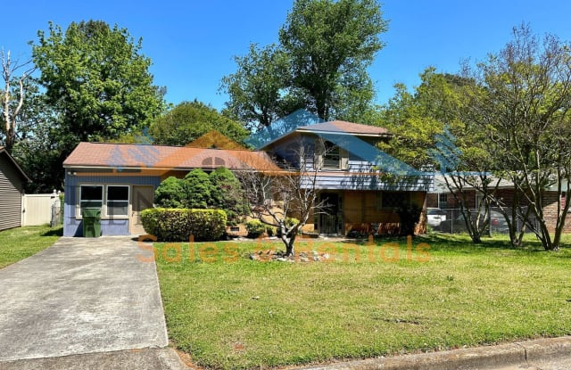 2610 Thornhill Rd - 2610 Thornhill Road Northwest, Huntsville, AL 35810