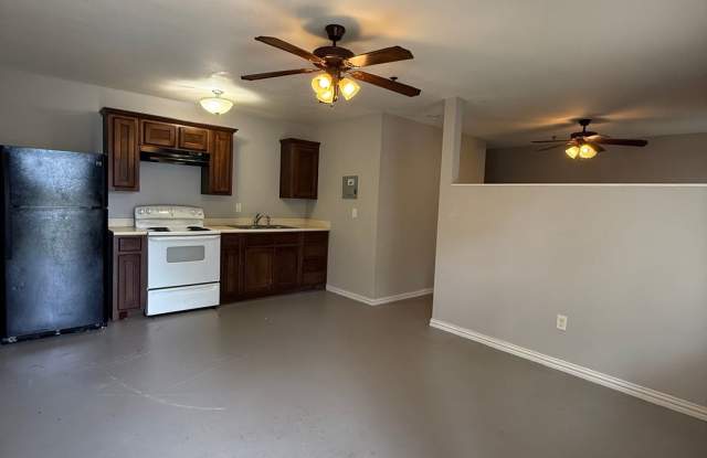 $500 Off 1st Full Month!* All Utilities Included!* Cozy Studio* Pet Friendly* Great Location* photos photos