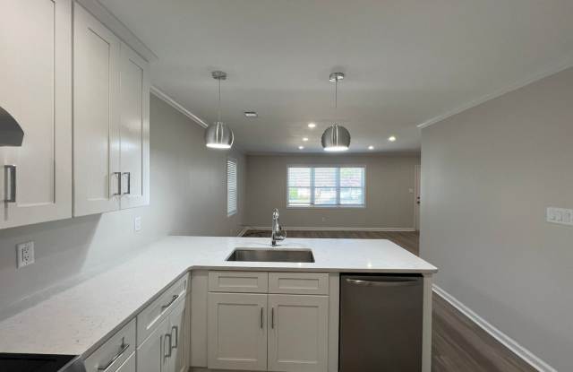 10 Deanna Dr photos photos