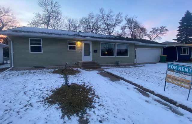 3 bdrm/1.5 bath House for Rent - West Fargo - 708 Elm Street, West Fargo, ND 58078