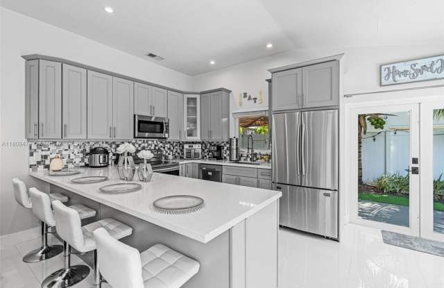 18273 NW 7th St photos photos