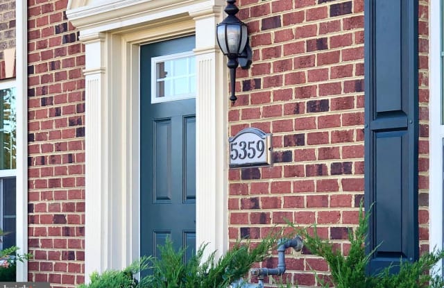 5359 S CENTER DR - 5359 S Center Dr, Greenbelt, MD 20770