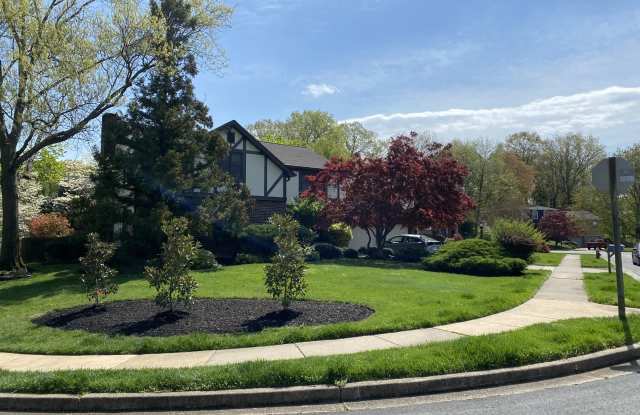 8806 GLADE HILL RD - 8806 Glade Hill Road, Mantua, VA 22031