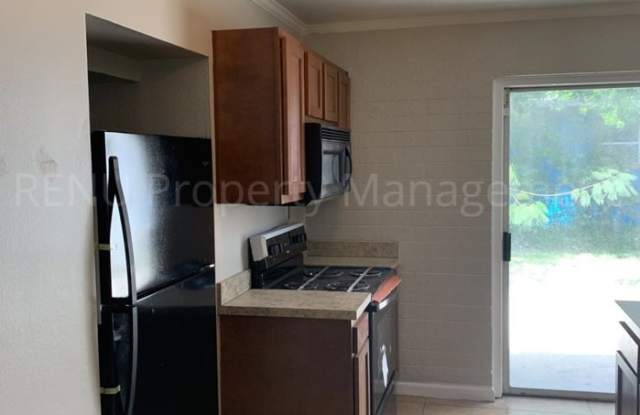 7912 Chateau Drive South Gallery 3