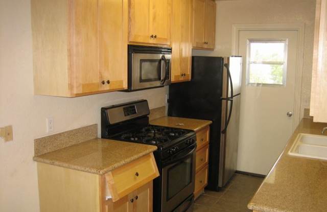 1148 Molino Avenue Unit 5 Gallery 3