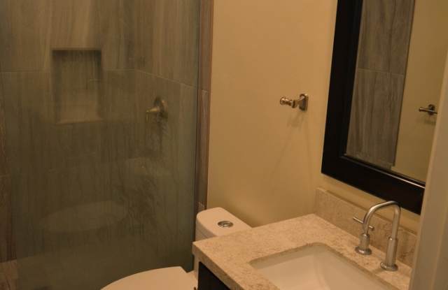 Beautiful Condo Gallery 4