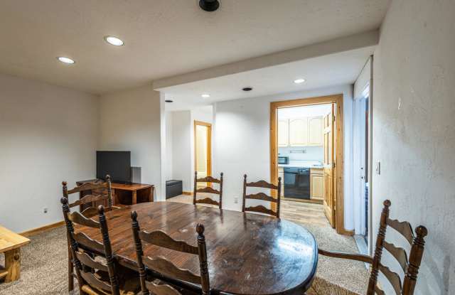 11 Hackamore Road Gallery 4