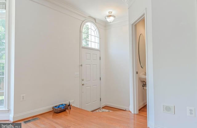 9986 CYRANDALL DRIVE Gallery 3