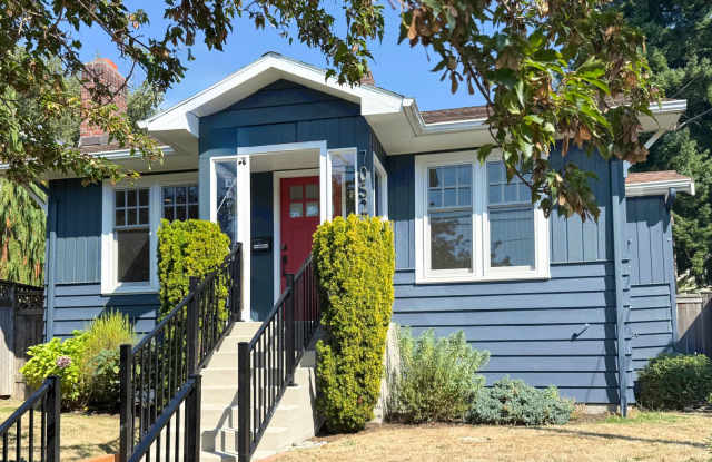 Updated 4-Bedroom Home in the Heart of Loyal Heights / Ballard photos photos
