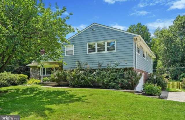 1910 STONE RIDGE LANE Gallery 1