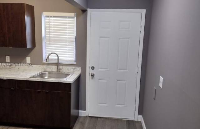 617 Ixoria Avenue unit: 2 photos photos 617 Ixoria Avenue unit: 2 photos photos