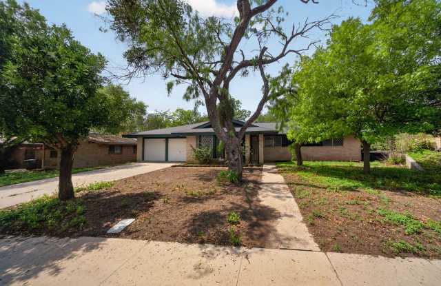 Beautifully refreshed 3-bedroom, 2-bath ranch-style home, located in the sought-after Colonies North community photos photos