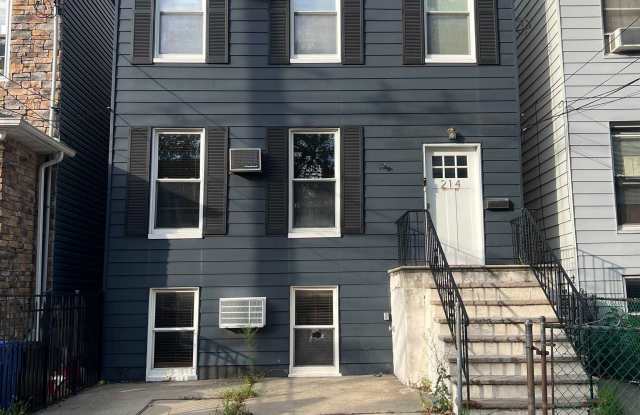 214 NORTH ST Gallery 1