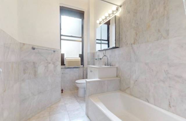 780 Madison Avenue Gallery 3