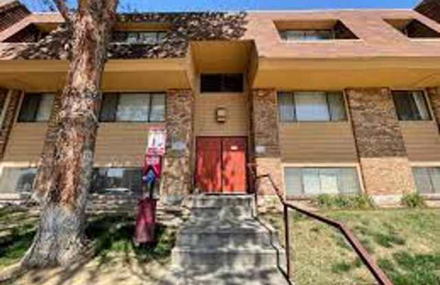 Updated Condo with outdoor Pool ***Next to CMU*** photos photos