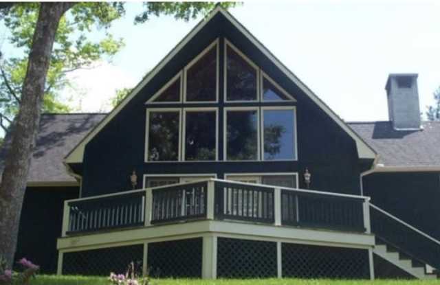 559 Chalet Village Dr photos photos