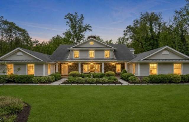 5 Winding Way Gallery 2