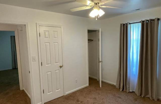 406 Blake Anthony Drive - B Gallery 4