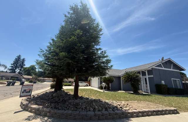 ***JUST REDUCED!!!*** 3-bedroom, 2-bath home in Visalia, CA! Gallery 4