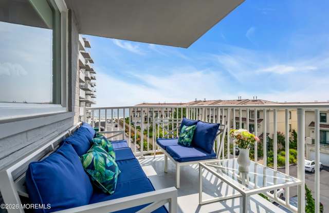 675 Ocean Avenue N Gallery 3