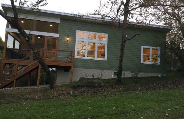 110 Swannanoa Avenue - 110 Swannanoa Avenue, Black Mountain, NC 28711