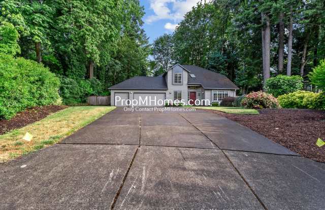 Spacious Four Bedroom Retreat in Lake Grove! photos photos