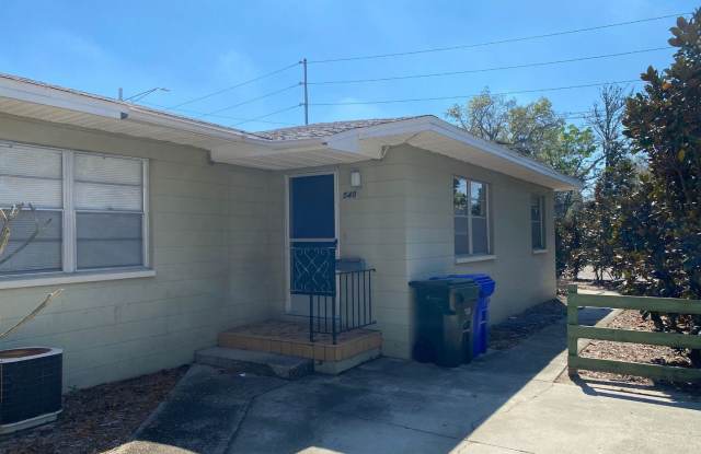 Spacious 2BR/1BA Duplex in Prime Lakeland Location – $1,300/month photos photos