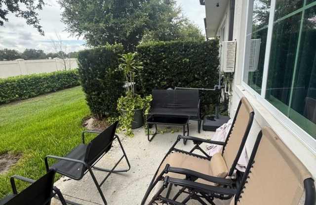Charming 2BR Townhome in Davenport Gallery 3
