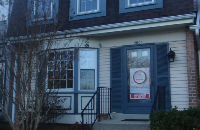 5605 RIDGE VIEW DRIVE - 5605 Ridge View Drive, Rose Hill, VA 22310