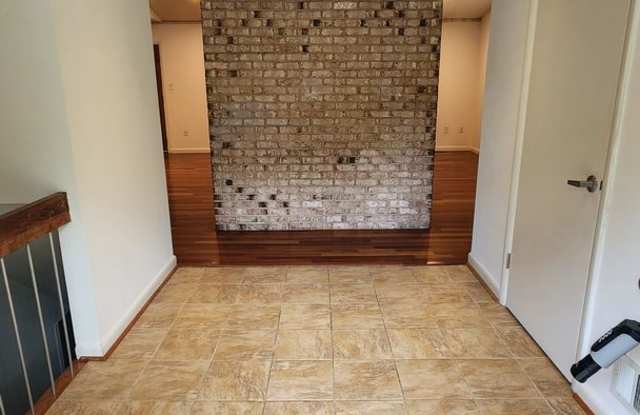 5 BR Near Ft. Belvoir and Historic Mt. Vernon Gallery 3