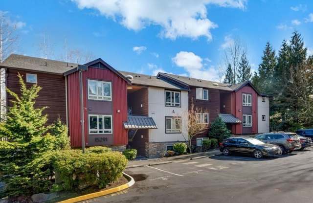 Luxurious, Bright and Meticulously Maintained 2 Bed and 2 Bath Condo photos photos