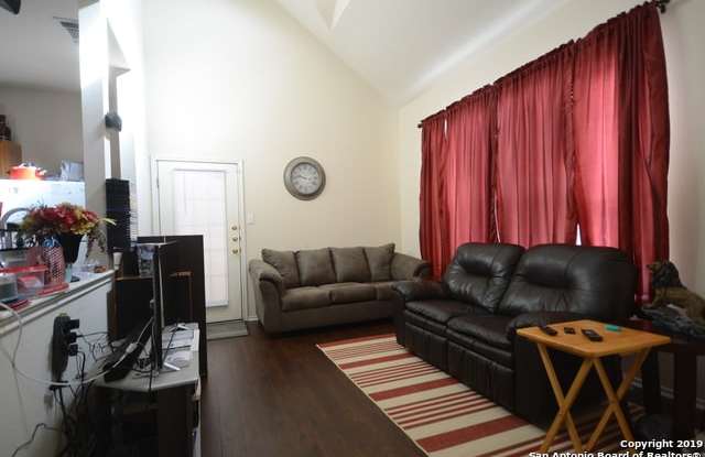 2319 CROWN HOLLOW Gallery 3